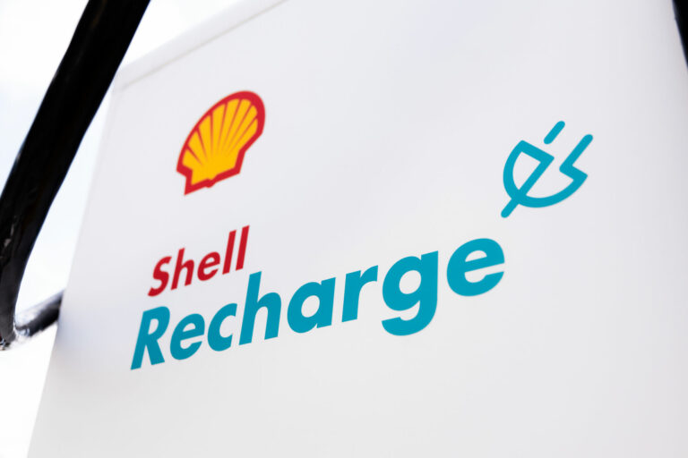 Shell Recharge , Shell laadpalen in Kampen, Van Staveren