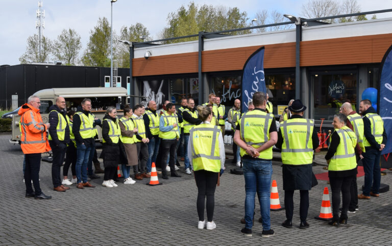 Feestelijke opening Jitha's Deli Almere - Van Staveren